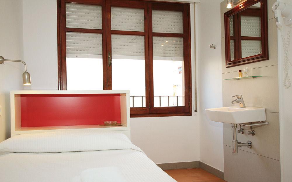 Hostal Ripoll Ibiza Exterior foto